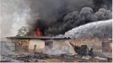 Photo of रस्सी फैक्ट्री में आग लगने से लाखों का नुकसान, कड़ी मशक्कत के बाद पाया काबू