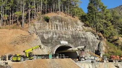 Photo of उत्तरकाशी: सिल्क्यारा टनल में ऑगर मशीन में तकनीकी खराबी के चलते रुका काम