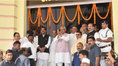 Photo of नौकरी घोटाला और कानून व्यवस्था को लेकर भाजपा ने किया हंगामा, जाने पूरा मामला