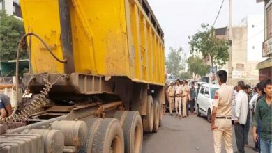 Photo of करवा चौथ का सामान खरीदने के लिए आए दंपति की सड़क हादसे में गई जान!