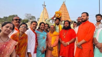 Photo of अयोध्या से उज्जैन पहुंचा रामलला का कलश, बाबा को दिया राम मंदिर के उद्घाटन का न्यौता!