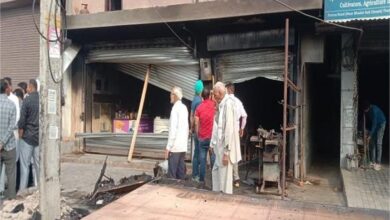 Photo of हार्डवेयर की दुकान में अचानक आग लगने से लगभग 40 से 45 लाख रुपए का हुआ नुकसान