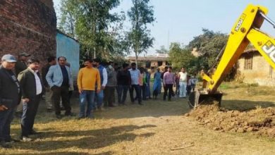 Photo of बरेली: कब्जा कर भरवा ली थी बुनियाद, डीएम के आदेश पर चला बुलडोजर