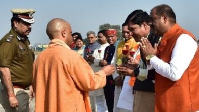 Photo of मुख्यमंत्री योगी आदित्यनाथ ने भाजपा नेताओं से जाना जिले का हाल
