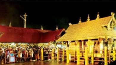 Photo of केरल : श्रद्धालुओं के लिए खुला सबरीमाला मंदिर