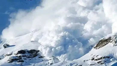 Photo of फ्रांस के मोंट ब्लांक और आल्प्स पर्वत पर हिमस्खलन