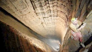 Photo of दुनिया की सबसे गहरी गुफा, ‘पाताल लोक’ की ओर जाता है रास्ता!
