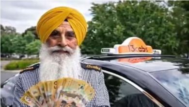 Photo of बुजुर्ग ड्राइवर को टैक्सी में मिले 4 लाख रुपये, रखने की जगह किया ऐसा काम…
