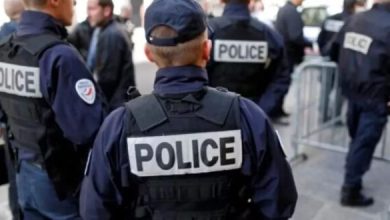Photo of पेरिस में एफिल टॉवर के पास राहगीरों पर चाकू से हमला