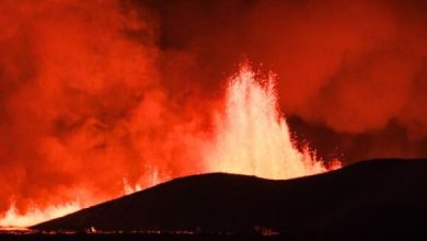 Photo of आइसलैंड में ज्वालामुखी विस्फोट, जमीन में 3.5 किमी तक आई दरार