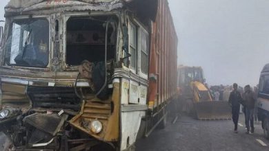 Photo of हाथरस : घने कोहरे में हाइवे पर आपस में टकराए आठ वाहन
