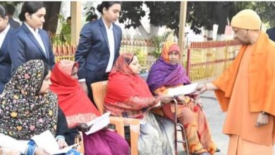 Photo of जनता दर्शन: गोरखपुर में सीएम योगी ने सुनी फरियाद
