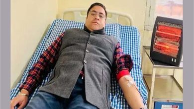 Photo of जालंधर: डीसी ने रक्तदान कर 85 वर्षीय महिला की बचाई जान