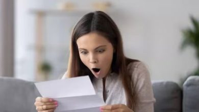 Photo of ऐसा मकानमालिक भगवान सबको दे! किराएदारों के दरवाजे पर छोड़ा लिफाफा