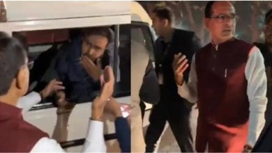 Photo of मध्य प्रदेश: काफिला रोककर पूर्व सीएम शिवराज ने की घायल की मदद