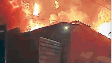 Photo of प्लास्टिक फैक्ट्री में लगी भयानक आग, धू-धूकर जली पूरी फैक्ट्री