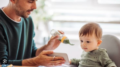 Photo of बच्चे को मोबाइल दिखाकर खाना खिलाना हो सकता है नुकसानदायक