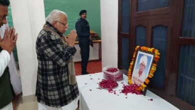 Photo of भिवानी: सांसद धर्मबीर सिंह के पिता भल्लेराम के निधन पर पहुंचे सीएम मनोहर लाल किया शोक व्यक्त