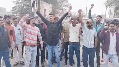 Photo of हिट एंड रन कानून के विरोध में ड्राइवरों की दूसरे दिन भी हड़ताल जारी