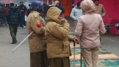 Photo of सर्दी का सितम: चंडीगढ़ में ठंड से कांपे लोग