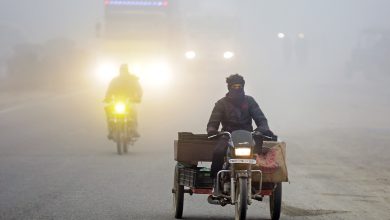 Photo of घने कोहरे की चादर में लिपटा दिल्ली-NCR… देरी से चल रही 22 ट्रेनें 