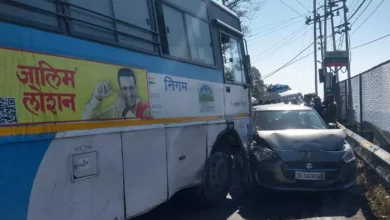Photo of उत्तराखंड: पहाड़ों के शहर में बस के ब्रेक हो गए फेल… चार वाहनों को मारी टक्कर