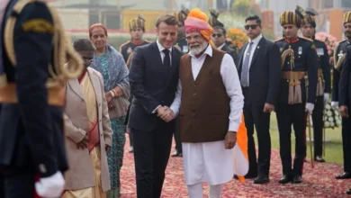 Photo of भारत की शानदार मेहमान नवाजी के कायल हुए फ्रांस के राष्ट्रपति इमैनुएल मैक्रों