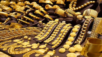 Photo of साल के पहले महंगा हुआ सोना तो नरम हुई चांदी, चेक करें गोल्ड की कीमत