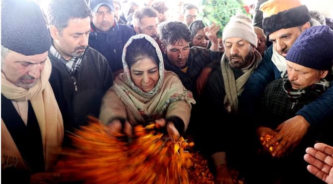 Photo of जम्मू कश्मीर: पूर्व डिप्टी सीएम मुजफ्फर हुसैन बेग की पीडीपी में वापसी