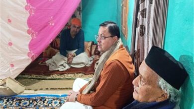 Photo of मुख्यमंत्री धामी व कोश्यारी ने दिवंगत भाजपा नेता को दी श्रद्वांजलि
