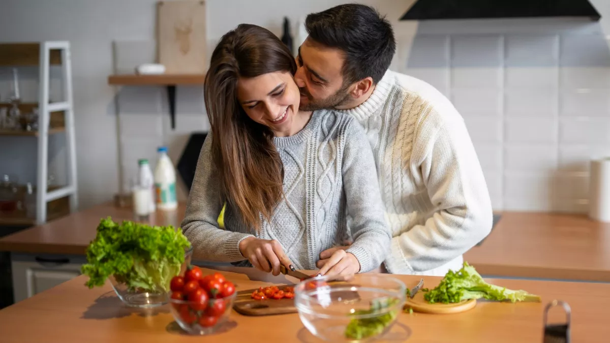 Photo of पति-पत्नी के रिश्ते को भी होती है समय-समय पर रिचार्ज करने की जरूरत