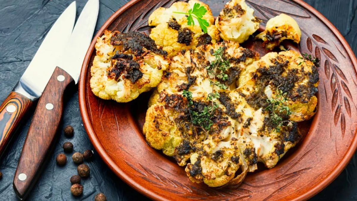 Photo of पार्टी में स्टॉर्टर में सर्व करें ‘तंदूरी अजवाइनी गोभी’, ऐसे बनाए