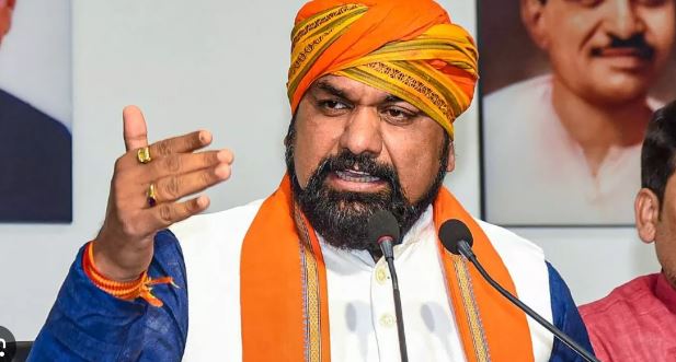 Photo of शिक्षा मंत्री के विवादित बयान पर भड़के सम्राट चौधरी