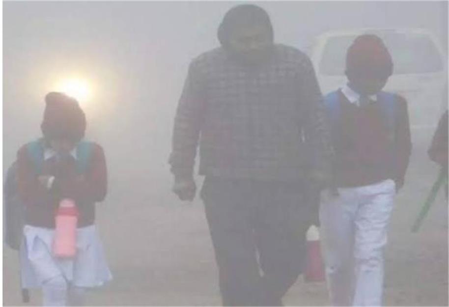 Photo of शीतलहर के चलते मध्य प्रदेश में स्कूलों का बदला समय