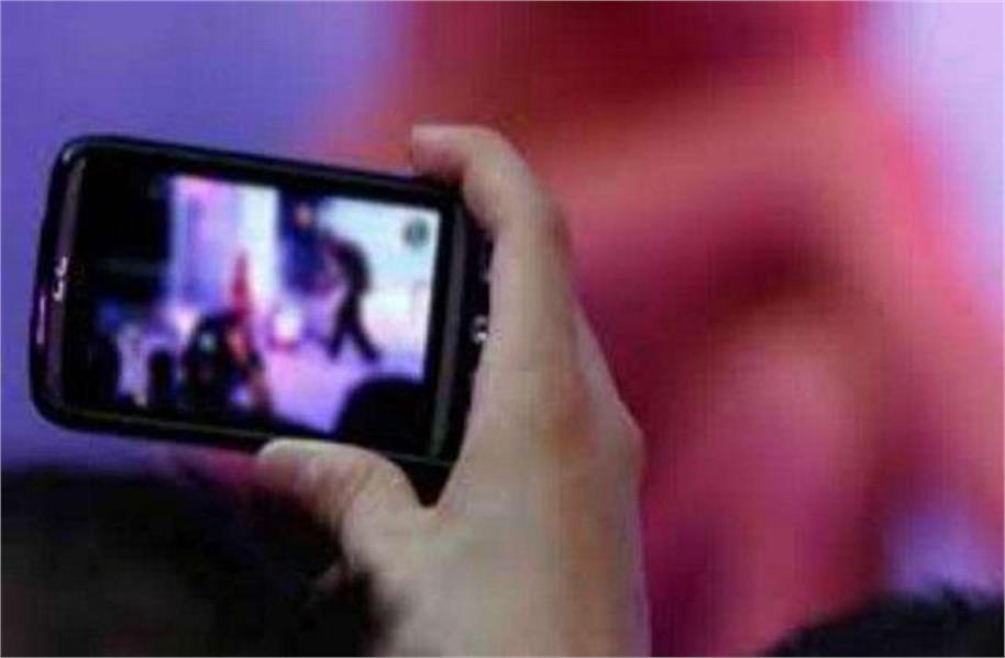 Photo of स्कूली छात्र ने छात्रा की आपत्तिजनक तस्वीरें, वीडियो बनाकर किया ब्लैकमेल