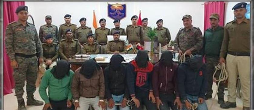 Photo of बेगूसराय पुलिस ने ज्वेलरी शॉप लूट का किया खुलासा…6 अपराधियों को दबोचा