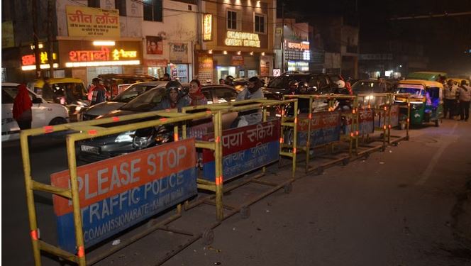 Photo of कानपुर: शहर की ट्रैफिक व्यवस्था धड़ाम, अब महिला अफसरों को कमान