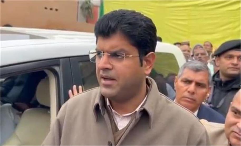 Photo of डिप्टी सीएम ने बीआर अंबेडकर की मूर्ति का किया अनावरण