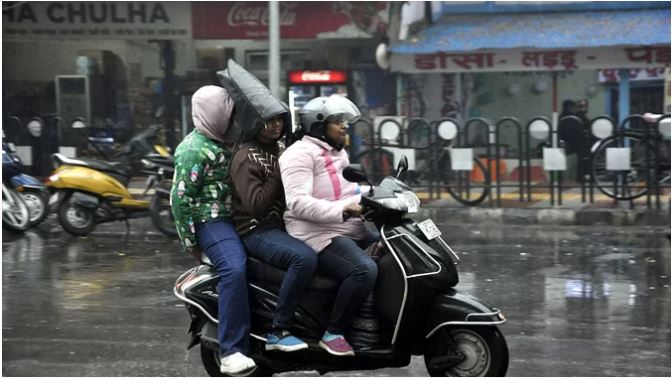 Photo of बारिश ने बढ़ाईं मुश्किलें, यूपी के इन जिलों में घने कोहरे की चेतावनी