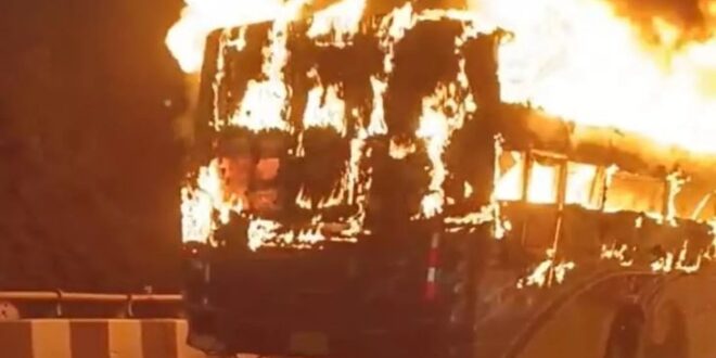 Photo of तेलंगाना में बस में आग लगने से जिंदा जली महिला