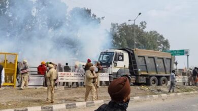 Photo of दिल्ली कूच को अड़े किसान: सात घंटे तक शंभू बॉर्डर पर पुलिस से टकराव