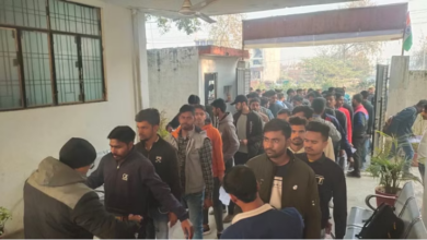 Photo of यूपी: सिपाही भर्ती परीक्षा का दूसरा दिन, केंद्र पहुंचे अभ्यर्थी