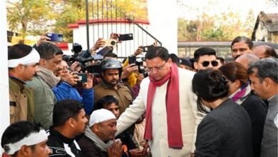 Photo of हल्द्वानी पहुंचे मुख्यमंत्री पुष्कर सिंह धामी ने घायलों का जाना हाल