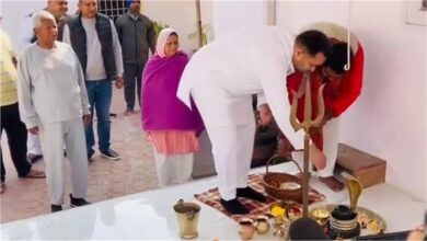 Photo of जन विश्वास यात्रा पर निकलने से पहले तेजस्वी ने राबड़ी आवास में की भगवान शिव की पूजा