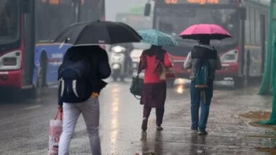 Photo of दिल्ली-NCR में तेज हवाओं के साथ झमाझम बारिश, पढ़ें अन्य राज्यों का वेदर अपडेट