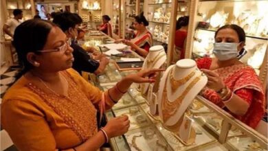 Photo of आम आदमी की पहुंच से बाहर हो रहा सोना, जाने कीमतें