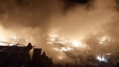 Photo of शाहबाद डेयरी इलाके में लगी आग, 130 झुग्गियां जलकर हुई खाक