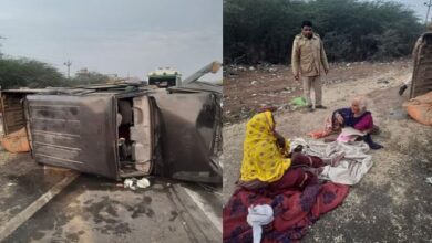Photo of राजस्थान: रोड डिवाइडर पार कर कैंपर ट्रक की चपेट में, नींद की झपकी आने से हुआ हादसा