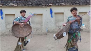 Photo of लो जी! फिर आ गया उर्फी जावेद का भाई, हाथ में लिया ऐसा गिटार