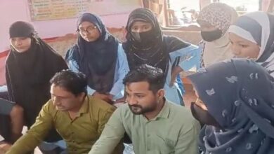 Photo of जोधपुर में हिजाब जैसा स्कार्फ लगाकर स्कूल पहुंची छात्राएं, अभिभावकों ने जताया विरोध